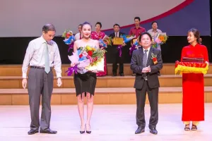 Vinh danh hơn 100 trí thức Việt Nam tiêu biểu năm 2016
