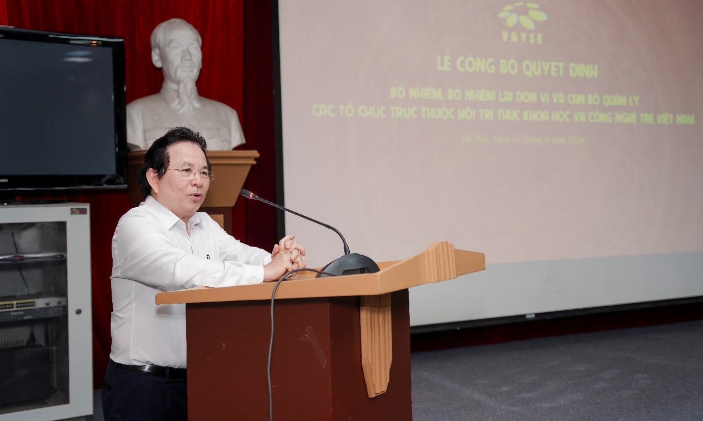 PGS TS Lê Phước Minh phát biểu tại buổi trao quyết định