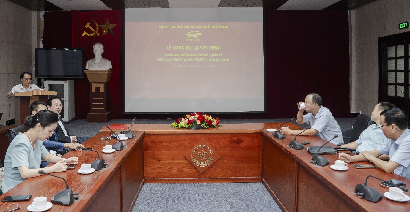 Thành lập Viện phát triển Doanh nghiệp và Chính sách